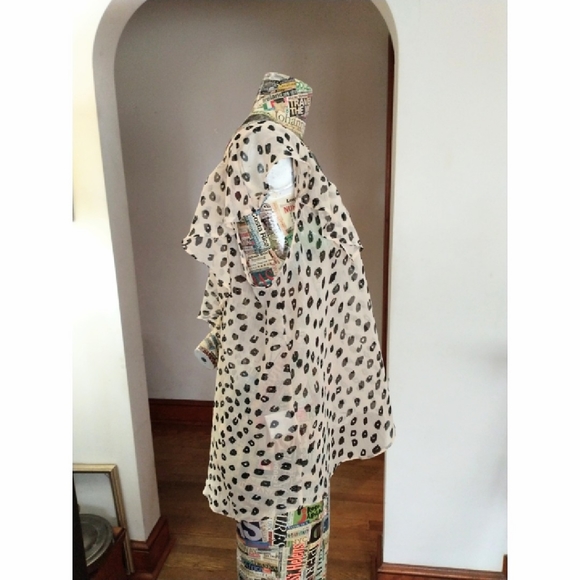 HEAT WAVE SALE! BCBG Cream with Black Sheer Blouse. Size Large. - Picture 3 of 11